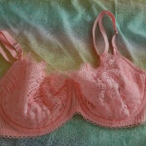 34E (DD)  Victoria's Secret peach bra